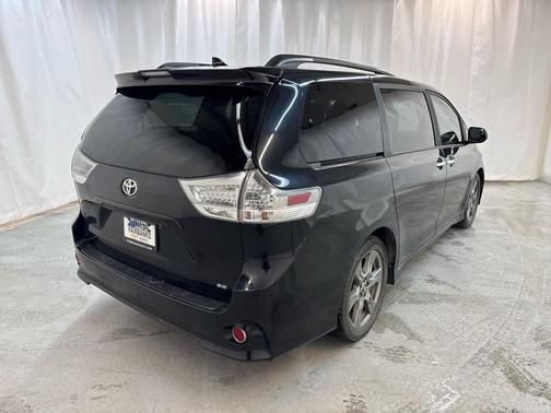 2018 Toyota Sienna SE
