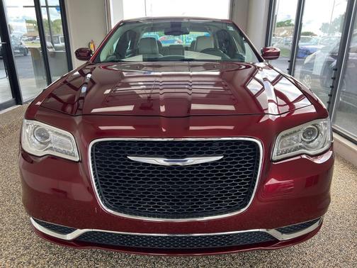 2016 Chrysler 300 Limited