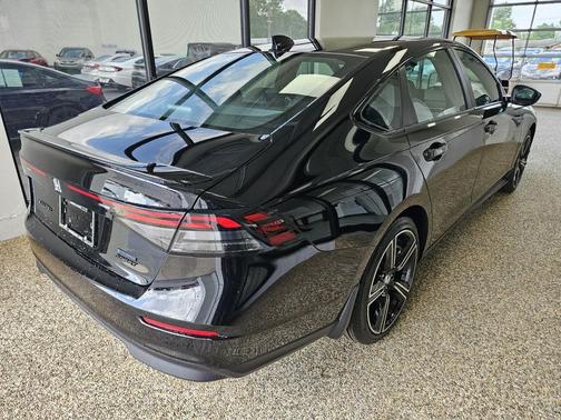 Crystal Black Pearl 2026 Honda Accord Hybrid Sport