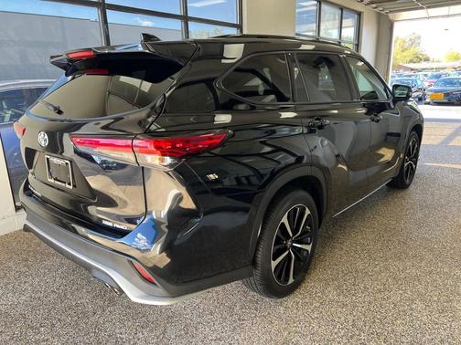 2022 Toyota Highlander XSE