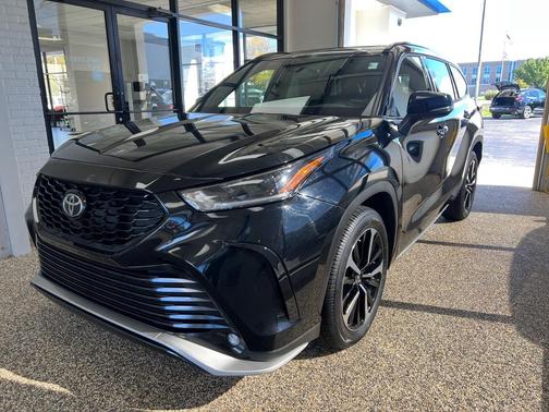 2022 Toyota Highlander XSE