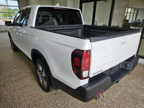 Platinum White Pearl 2026 Honda Ridgeline RTL