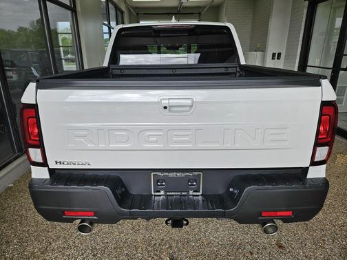 Platinum White Pearl 2026 Honda Ridgeline RTL