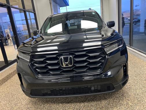 2023 Honda Pilot AWD Sport