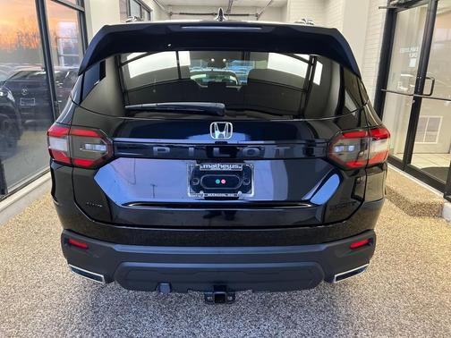 2023 Honda Pilot AWD Sport