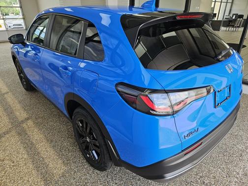 Boost Blue Pearl 2027 Honda HR-V Sport