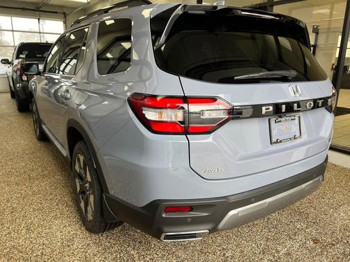 2026 Honda Pilot Touring 8-Passenger