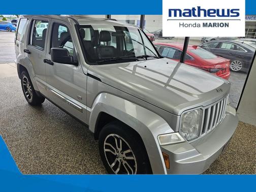 Bright Silver Metallic Clearcoat 2011 Jeep Liberty Sport