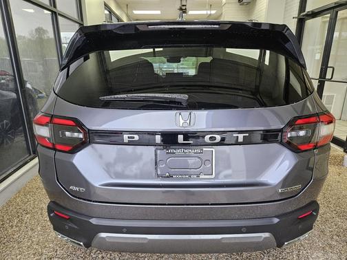 Modern Steel Metallic 2026 Honda Pilot Touring 8-Passenger