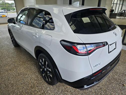 Platinum White Pearl 2027 Honda HR-V EX-L