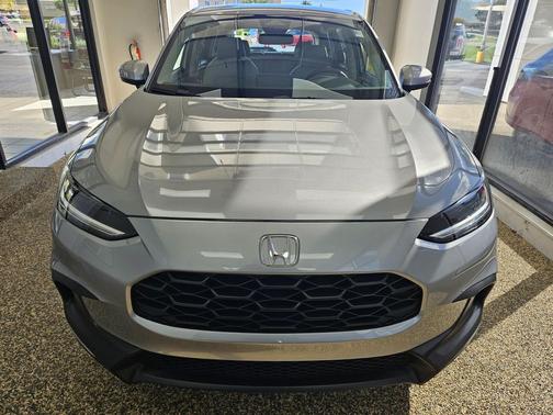 Lunar Silver Metallic 2025 Honda HR-V LX