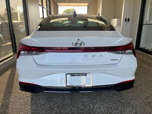 2021 Hyundai ELANTRA Limited