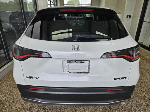 Platinum White Pearl 2026 Honda HR-V AWD Sport