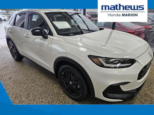 Platinum White Pearl 2026 Honda HR-V AWD Sport