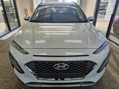 Chalk White 2021 Hyundai KONA Limited
