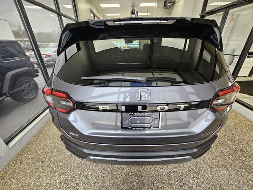 2026 Honda Pilot Touring 8-Passenger