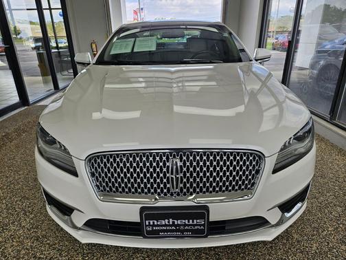 White Platinum Metallic Tri-Coat 2017 Lincoln MKZ Base