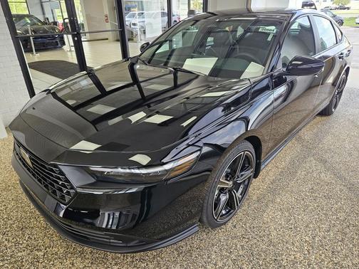 Crystal Black Pearl 2026 Honda Accord Hybrid Sport