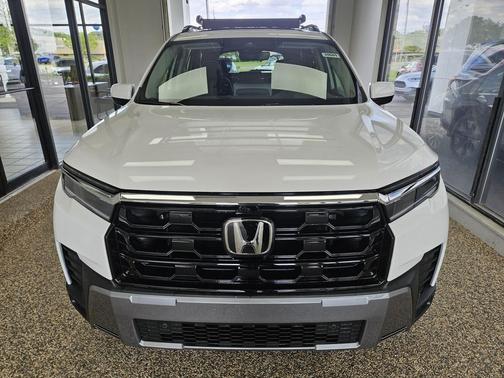 Platinum White Pearl 2026 Honda Pilot Elite