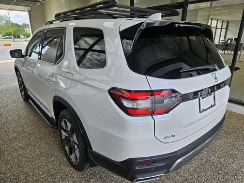 Platinum White Pearl 2026 Honda Pilot Elite