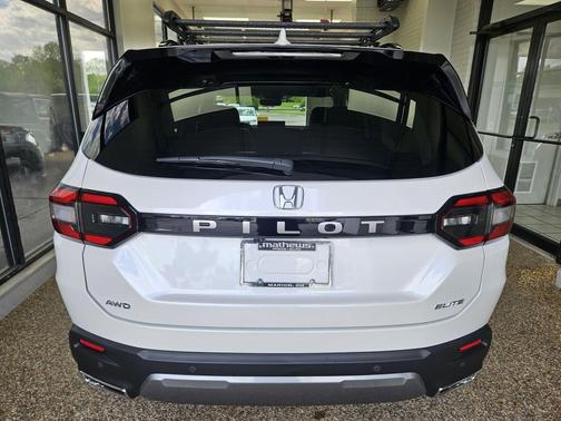 Platinum White Pearl 2026 Honda Pilot Elite