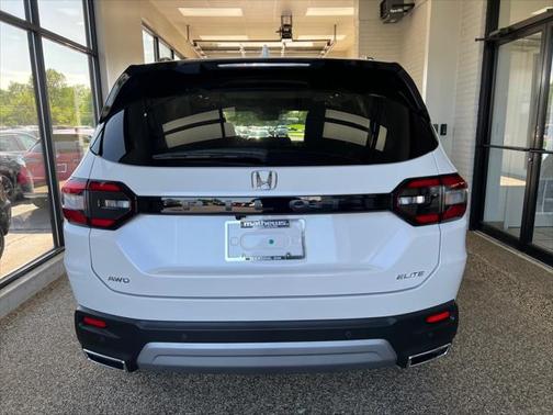 2025 Honda Pilot Elite