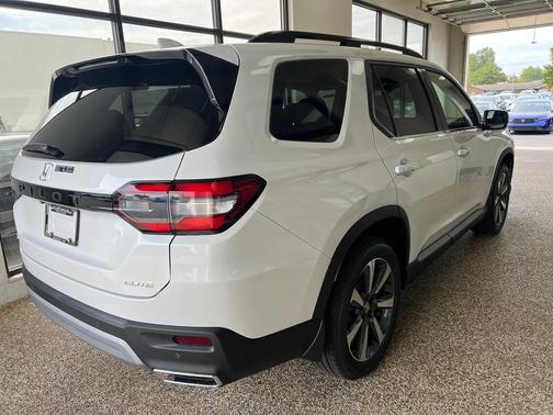 2025 Honda Pilot Elite