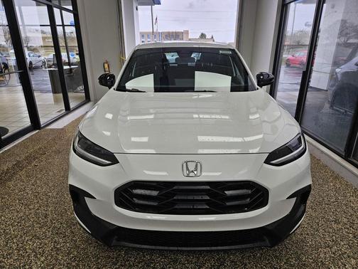 Platinum White Pearl 2026 Honda HR-V AWD Sport