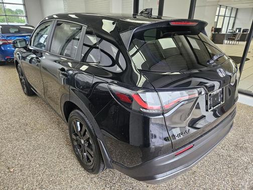 Crystal Black Pearl 2026 Honda HR-V AWD Sport