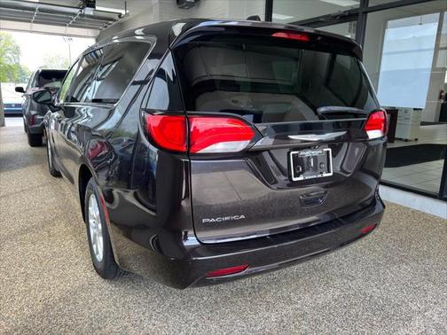 2017 Chrysler Pacifica LX