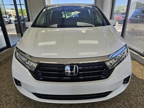 Platinum White Pearl 2023 Honda Odyssey Elite