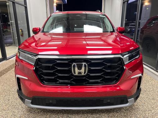 2025 Honda Pilot Touring 8-Passenger