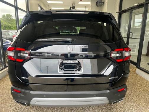 2025 Honda Pilot Touring 8-Passenger