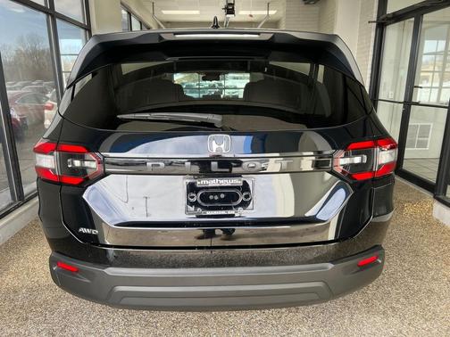 2023 Honda Pilot AWD LX