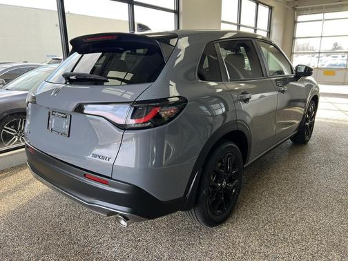 Urban Gray Pearl 2025 Honda HR-V AWD Sport