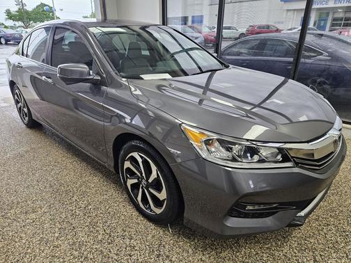 Lunar Silver Metallic 2017 Honda Accord EX-L