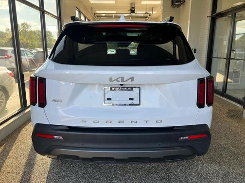 2022 Kia Sorento S