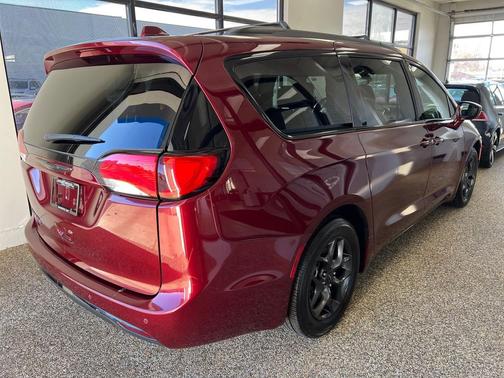 2018 Chrysler Pacifica Touring-L Plus