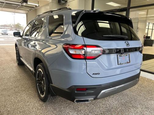2026 Honda Pilot Touring 8-Passenger
