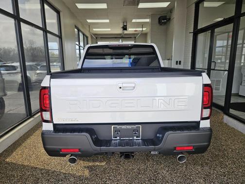 Platinum White Pearl 2026 Honda Ridgeline RTL