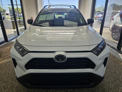 Super White 2020 Toyota RAV4 LE