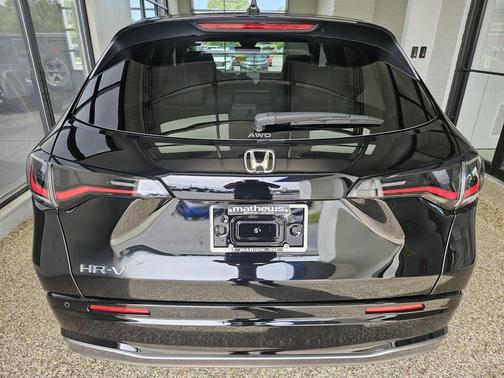 Crystal Black Pearl 2027 Honda HR-V EX-L