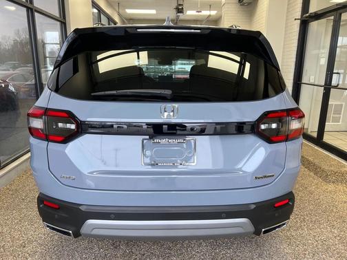 2025 Honda Pilot Touring 8-Passenger