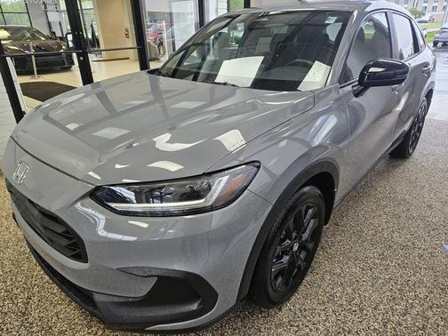 Urban Gray Pearl 2025 Honda HR-V AWD Sport