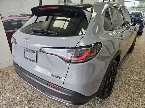Urban Gray Pearl 2025 Honda HR-V AWD Sport
