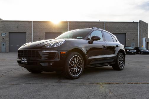 Black 2018 Porsche Macan Macan