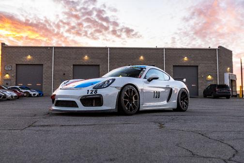 2016 Porsche Cayman Cayman GT4