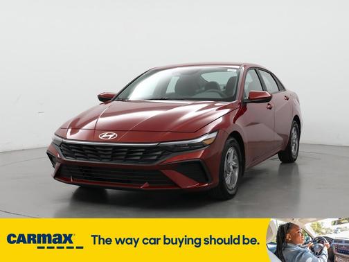 2024 Hyundai ELANTRA SE