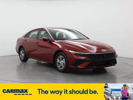 2024 Hyundai ELANTRA SE