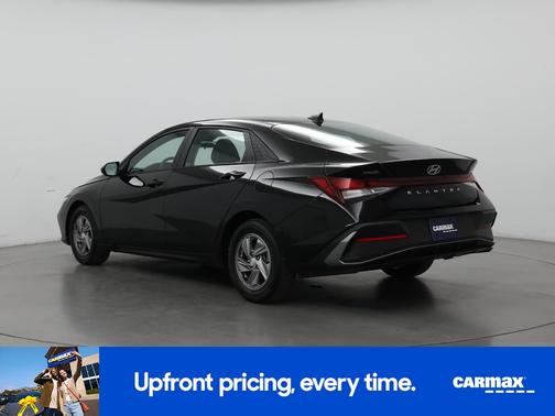 2024 Hyundai ELANTRA SE
